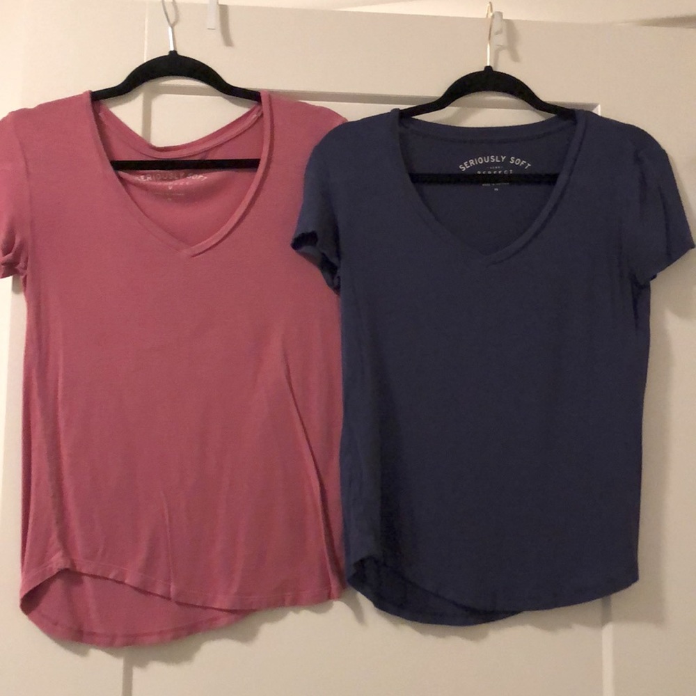 2 Aero v-neck super soft tshirts